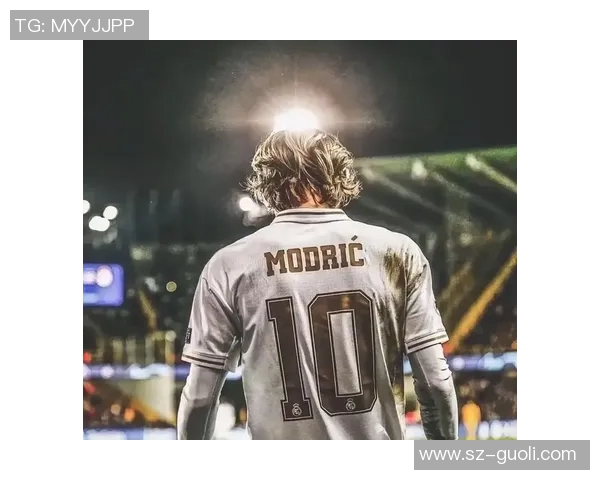 球场上的璀璨星光:探索足球世界中那些闪耀的传奇球星 球场上的璀璨星光:探索足球世界中那些闪耀的传奇球星