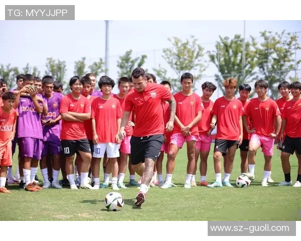 足球球星输球泪洒赛场背后故事 揭示胜败之际的无奈与坚持